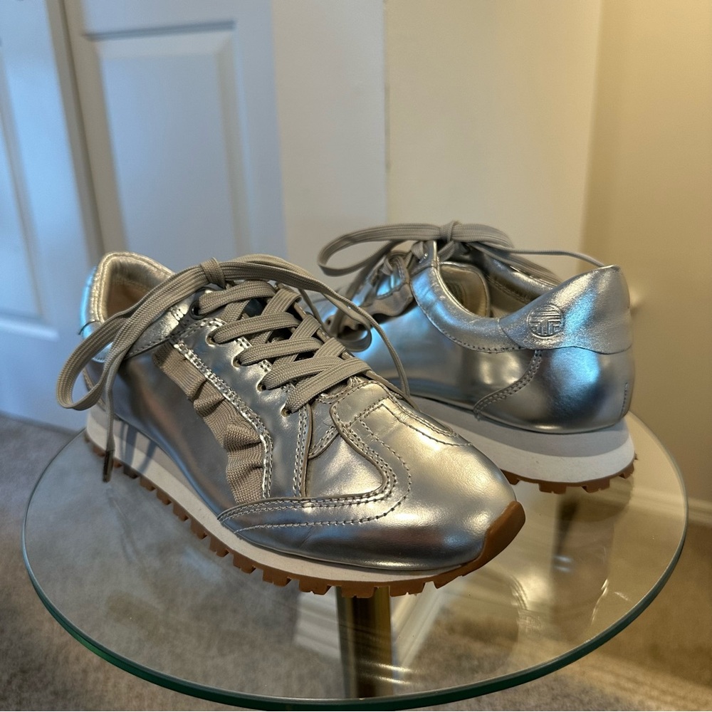 Tory Burch Sport Women's Ruffle Trainer Leather Lace Up Sneakers in Silver - Picture 2 of 12